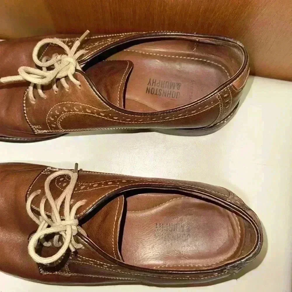 Johnston and Murphy men’s 10 1/2 dress shoe